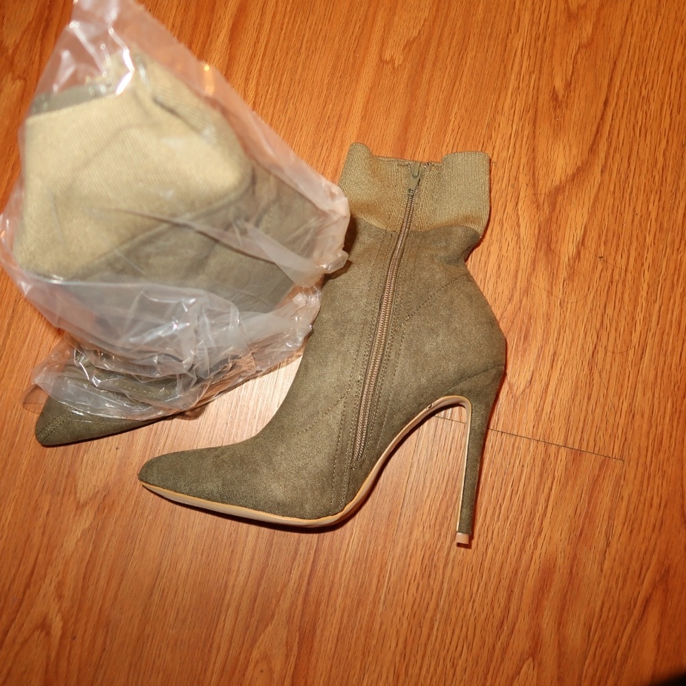 Misslola point toe stiletto booties read descripti